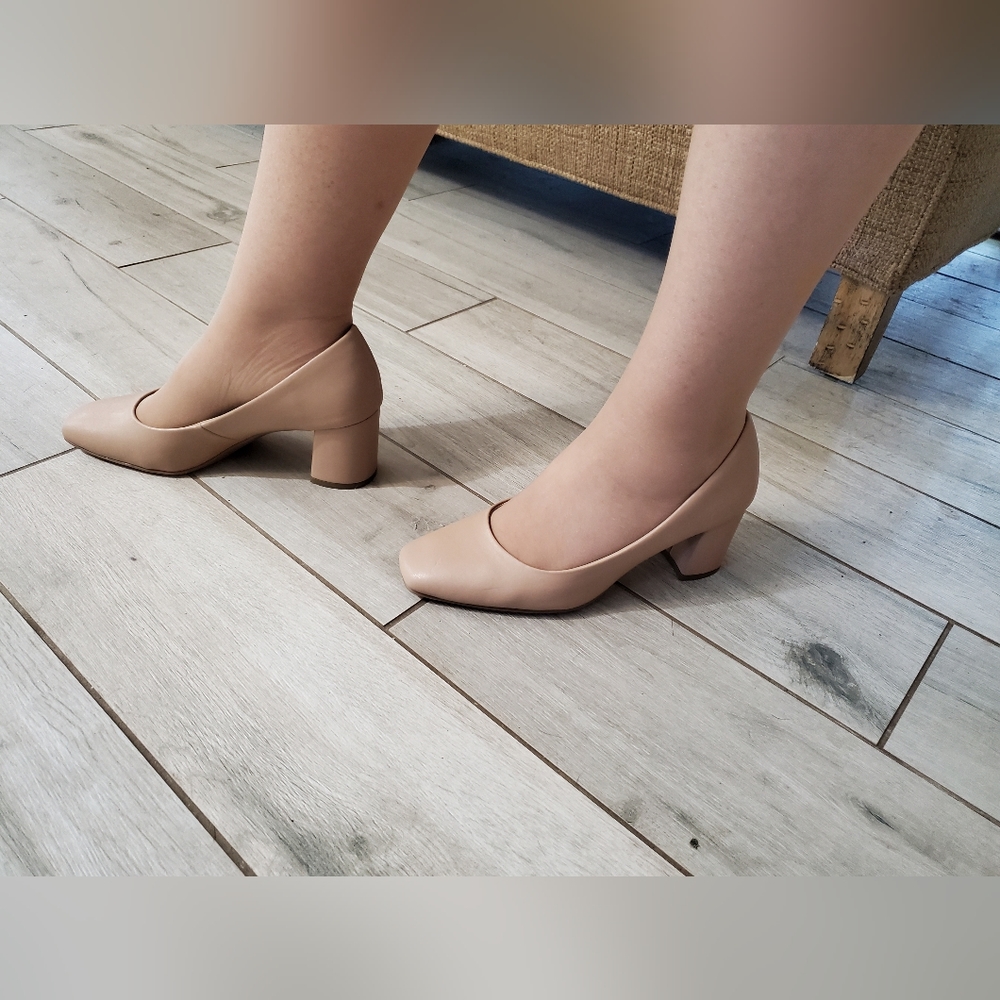 Naturalizer Warner Style Beige Heels 8W Wide